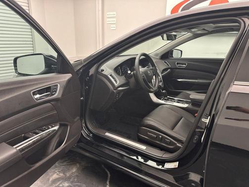 Crystal Black Pearl 2018 Acura TLX Base