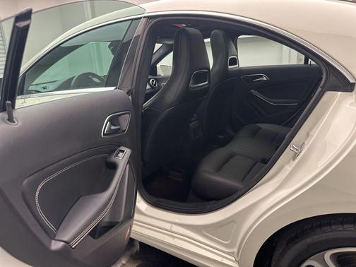 2014 Mercedes-Benz CLA-Class Base