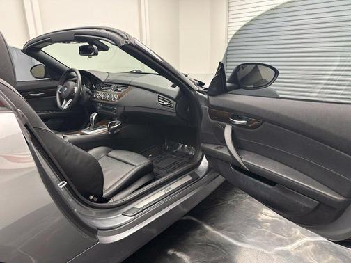 Space Gray Metallic 2013 BMW Z4 sDrive35i