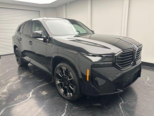 2023 BMW XM Base