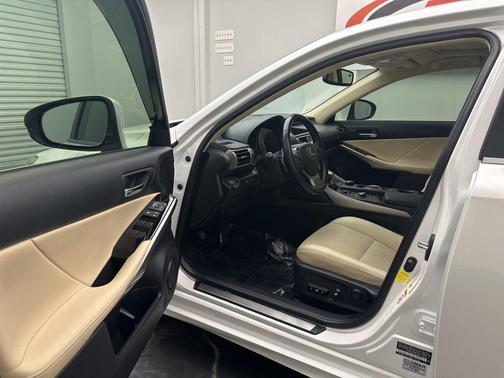 2016 Lexus IS 300 Base
