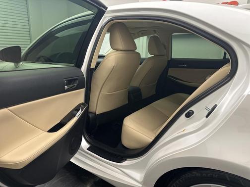 2016 Lexus IS 300 Base