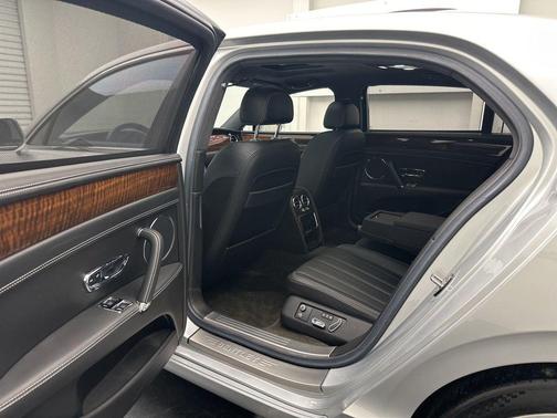 2015 Bentley Flying Spur Base