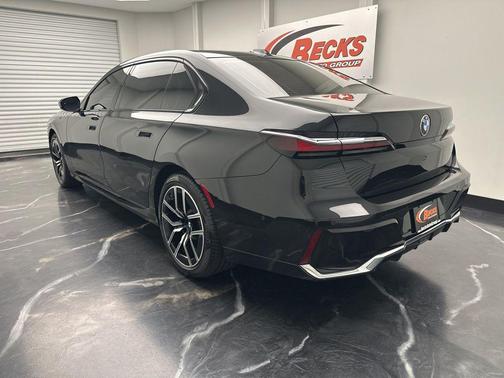 Black Sapphire Metallic 2023 BMW 740 i