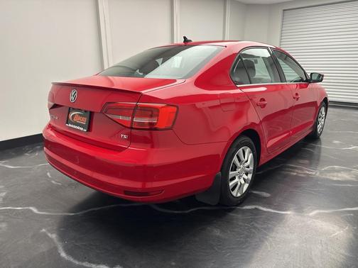 2015 Volkswagen Jetta Auto SE w/Connectivity/Navigation