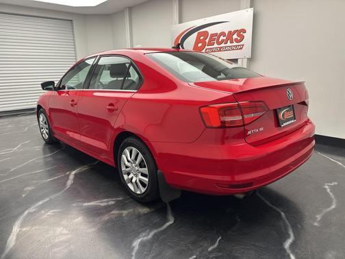 2015 Volkswagen Jetta Auto SE w/Connectivity/Navigation