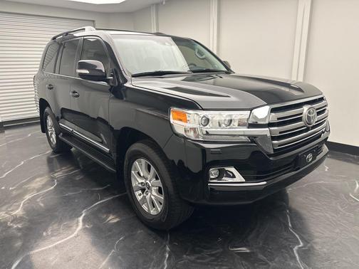 2016 Toyota Land Cruiser Base