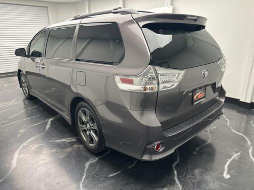 2017 Toyota Sienna SE Premium