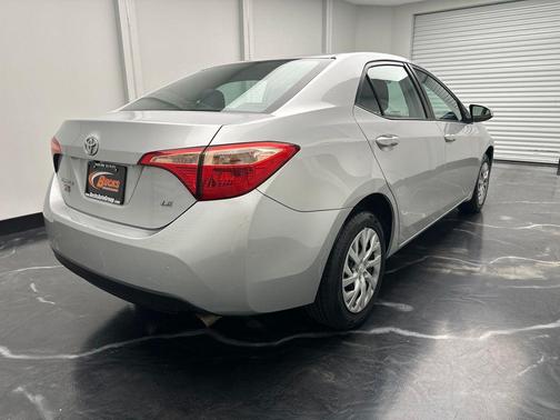 Classic Silver Metallic 2018 Toyota Corolla LE
