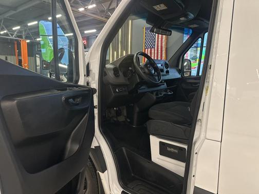 2021 Mercedes-Benz Sprinter 2500 Standard Roof