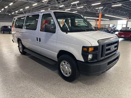 2011 Ford E350 Super Duty XL