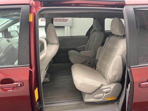 2013 Toyota Sienna LE