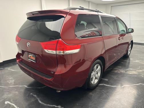 2013 Toyota Sienna LE