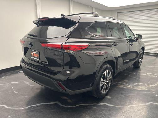 2021 Toyota Highlander Hybrid XLE