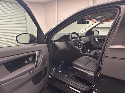 2025 Land Rover Discovery Sport S