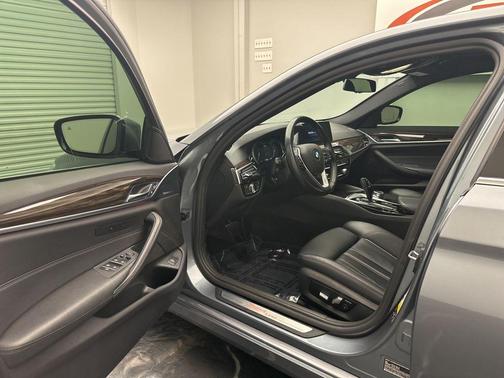 Bluestone Metallic 2018 BMW 530 xDrive