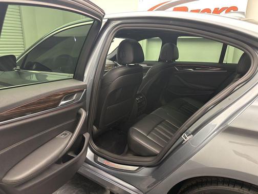 Bluestone Metallic 2018 BMW 530 xDrive