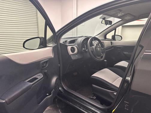 Black Sand Pearl 2012 Toyota Yaris L