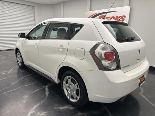 2009 Pontiac Vibe Base