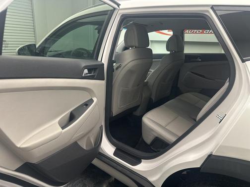 2017 Hyundai TUCSON SE