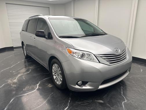 2016 Toyota Sienna XLE