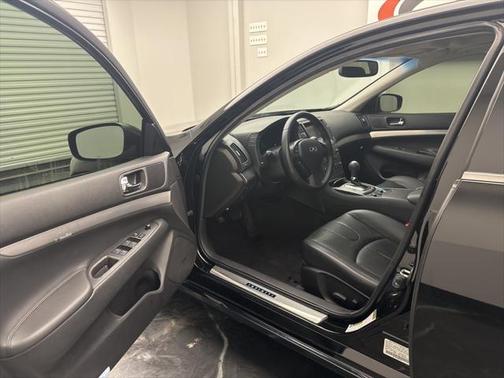 2015 INFINITI Q40 Base