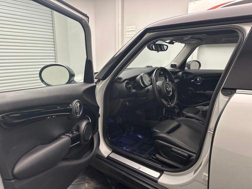 White Silver 2018 MINI Hardtop Cooper S