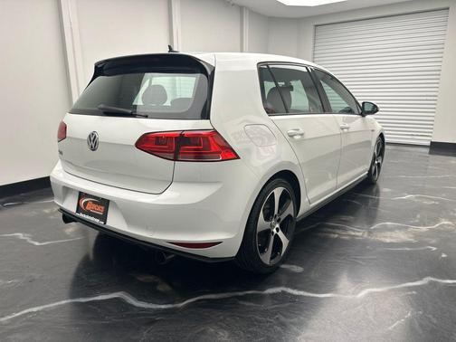 Pure White 2017 Volkswagen Golf GTI 2.0T SE 4-Door