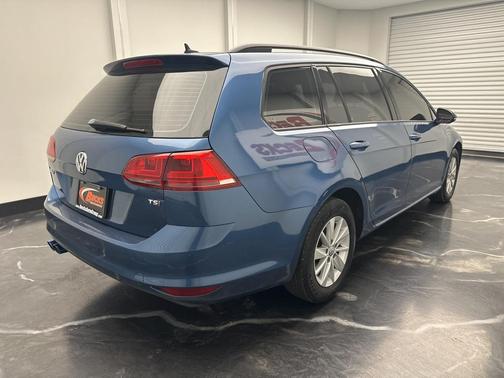 2016 Volkswagen Golf SportWagen TSI S 4-Door