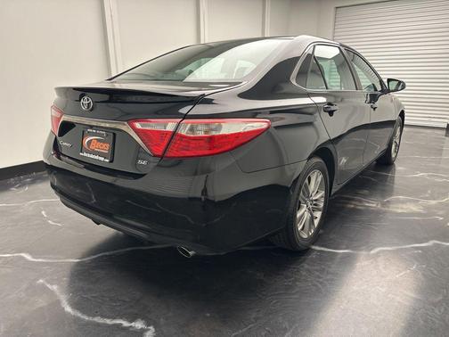 Midnight Black Metallic 2016 Toyota Camry SE