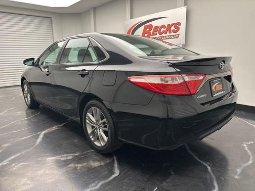 Midnight Black Metallic 2016 Toyota Camry SE