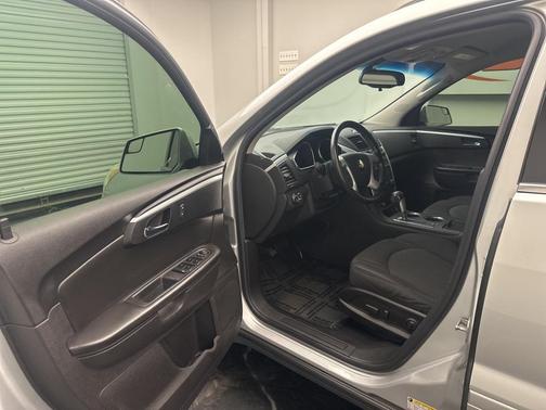 2011 Chevrolet Traverse LT