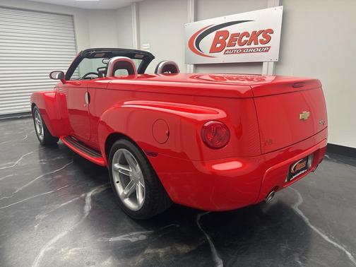 2004 Chevrolet SSR Base
