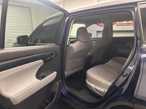 2020 Toyota Highlander L