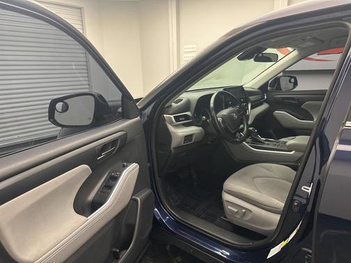 2020 Toyota Highlander L