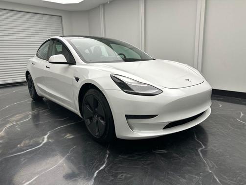 Pearl White Multi-Coat 2021 Tesla Model 3 Standard Range Plus