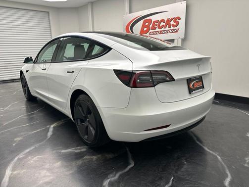 Pearl White Multi-Coat 2021 Tesla Model 3 Standard Range Plus