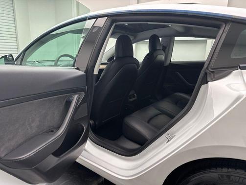 Pearl White Multi-Coat 2021 Tesla Model 3 Standard Range Plus