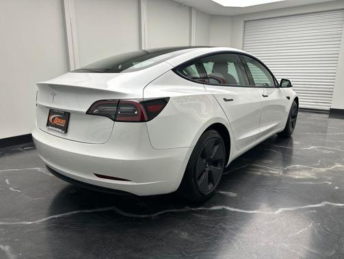 Pearl White Multi-Coat 2021 Tesla Model 3 Standard Range Plus