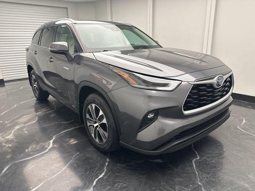 2021 Toyota Highlander Hybrid XLE