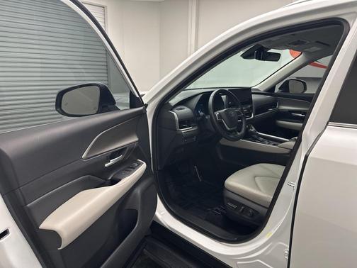 2024 Toyota Grand Highlander Hybrid XLE