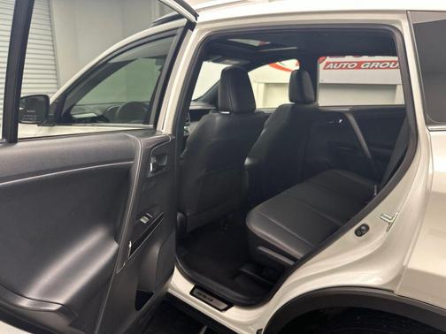 Super White 2017 Toyota RAV4 SE