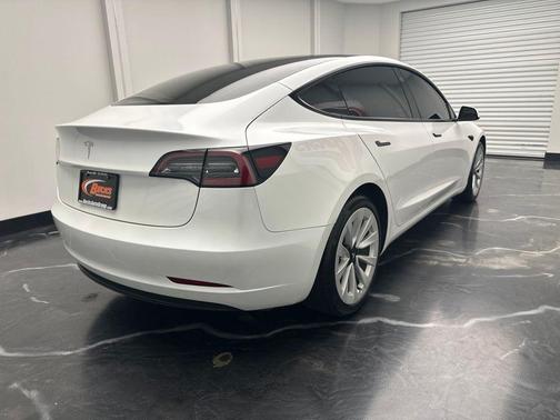 Pearl White Multi-Coat 2023 Tesla Model 3 Standard Range