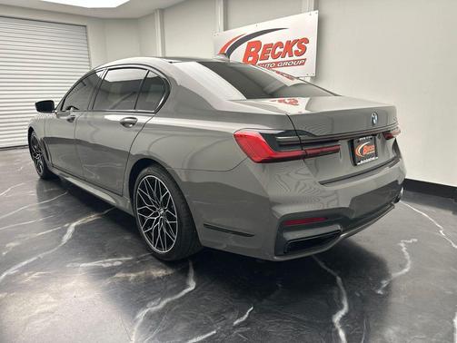 Bernina Grey Amber Effect 2021 BMW 740 740i
