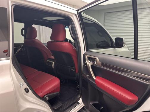 Starfire Pearl 2021 Lexus GX 460 Premium