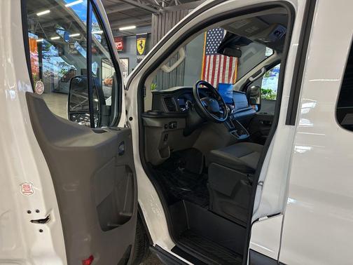 2024 Ford Transit-350 XLT