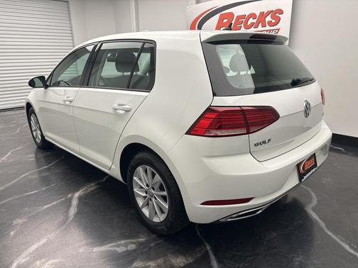 2018 Volkswagen Golf TSI S