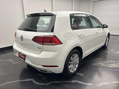 2018 Volkswagen Golf TSI S