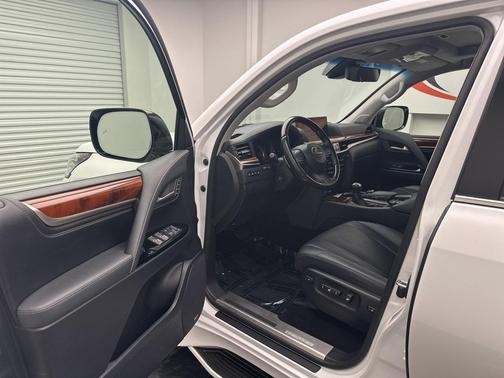 2020 Lexus LX 570 Three-Row