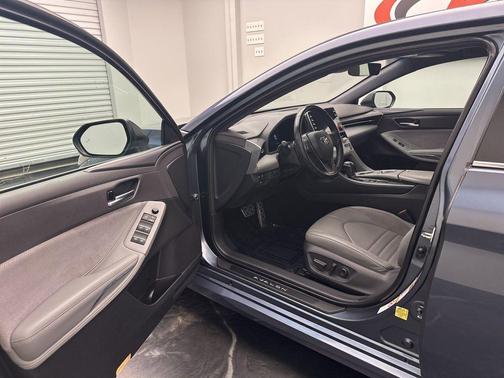 2019 Toyota Avalon XSE